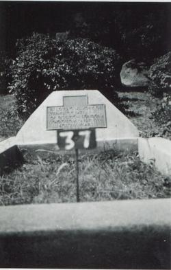 Clavell's grave marker