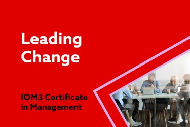 people round a table leading change course