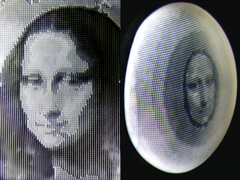 Two images of the Mona Lisa side by side, black and white